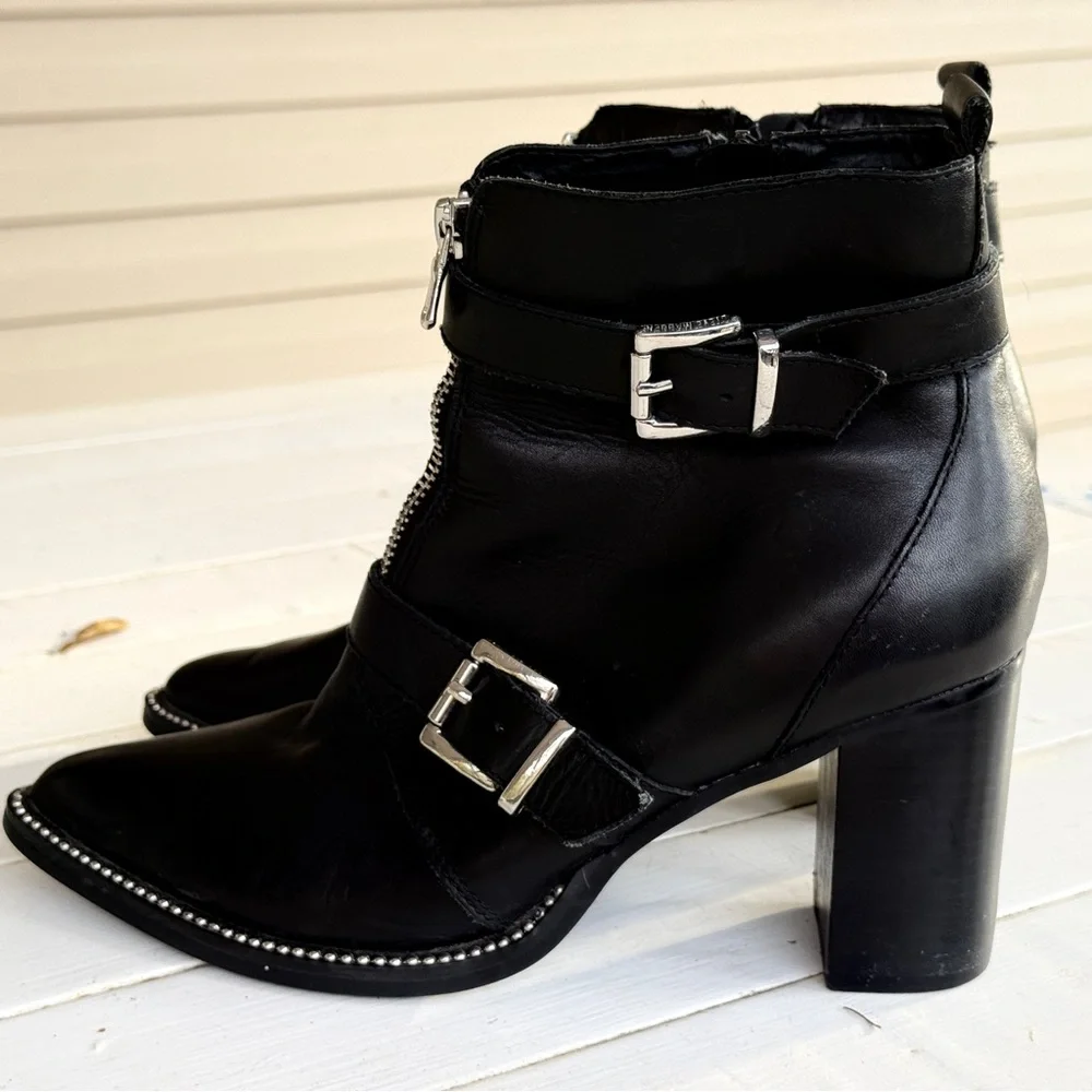 Steve Madden Women's Halle Moto Buckle Leather Booties  Sz‎ 9.5